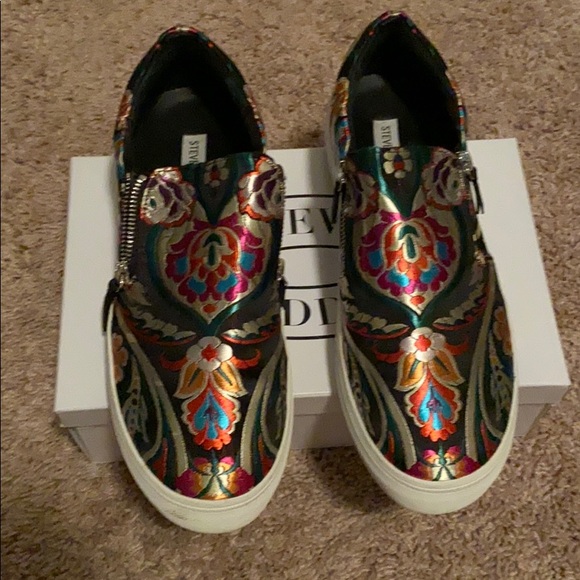 Steve Madden multicolor jacquard flats. Size 12 - Picture 2 of 3